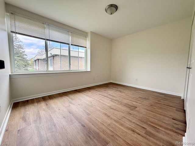 3911 Fort Street 211B, Trenton, MI 48183