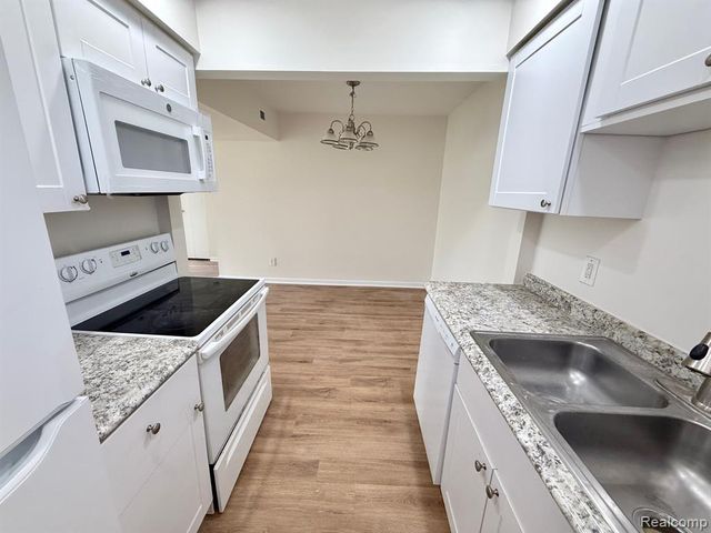 3911 Fort Street 211B, Trenton, MI 48183