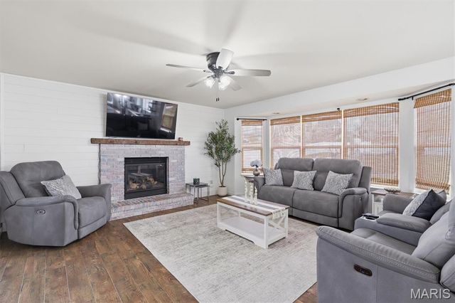 1911 Providence Estate Drive, Wentzville, MO 63385