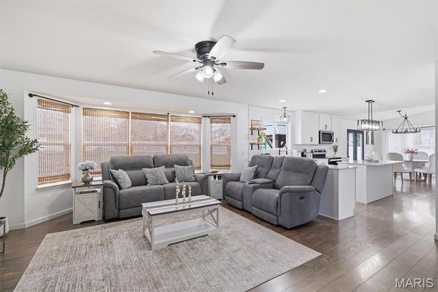 1911 Providence Estate Drive, Wentzville, MO 63385