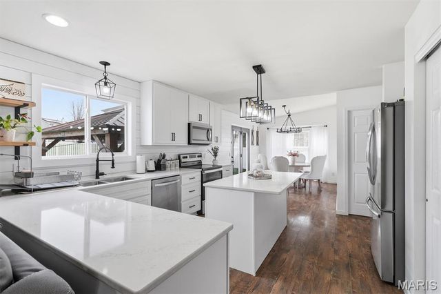 1911 Providence Estate Drive, Wentzville, MO 63385