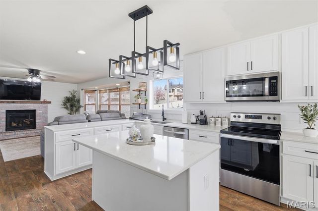 1911 Providence Estate Drive, Wentzville, MO 63385