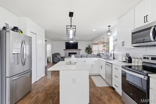 1911 Providence Estate Drive, Wentzville, MO 63385