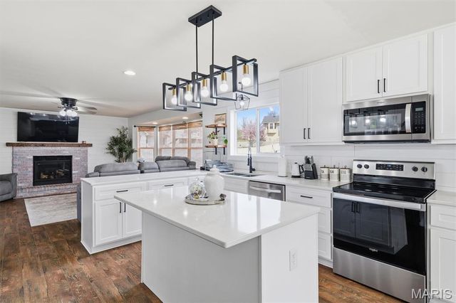 1911 Providence Estate Drive, Wentzville, MO 63385