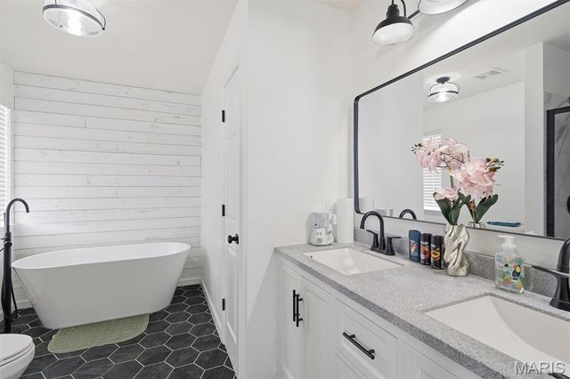 1911 Providence Estate Drive, Wentzville, MO 63385