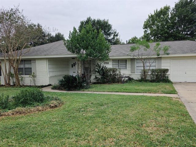 1733 Creek Drive, Houston, TX 77055