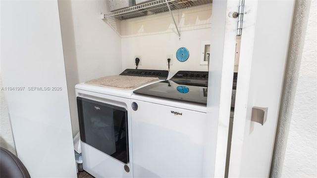 3889 Tree Top Dr 3889, Weston, FL 33332