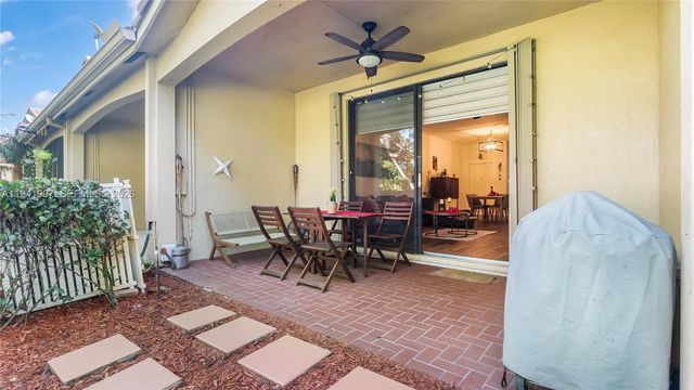 3889 Tree Top Dr 3889, Weston, FL 33332