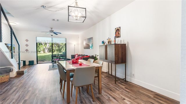 3889 Tree Top Dr 3889, Weston, FL 33332