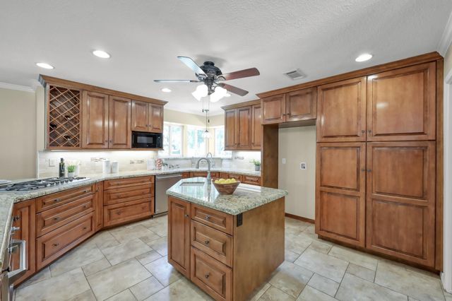 6414 Hickorycrest Drive, Spring, TX 77389