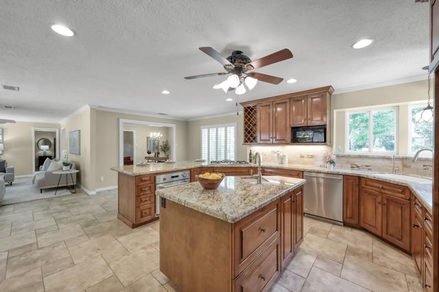 6414 Hickorycrest Drive, Spring, TX 77389