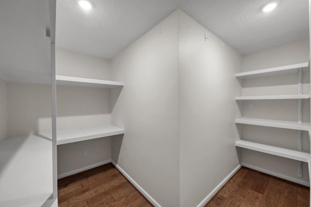 6414 Hickorycrest Drive, Spring, TX 77389