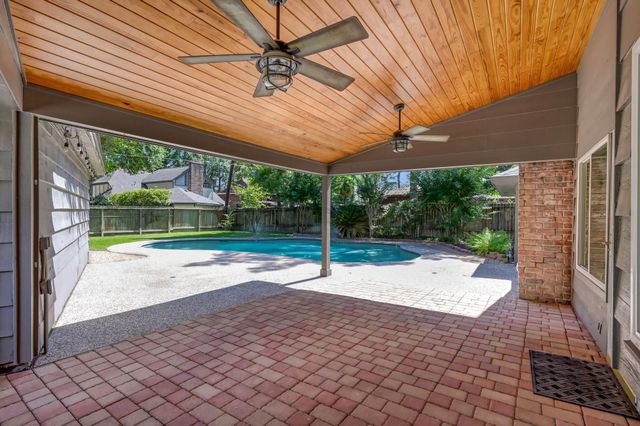 6414 Hickorycrest Drive, Spring, TX 77389