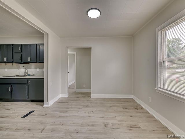 9620 Wilkie Street, Taylor, MI 48180
