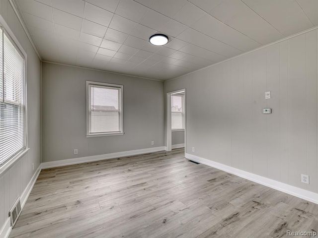9620 Wilkie Street, Taylor, MI 48180