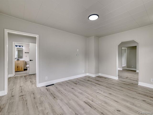 9620 Wilkie Street, Taylor, MI 48180