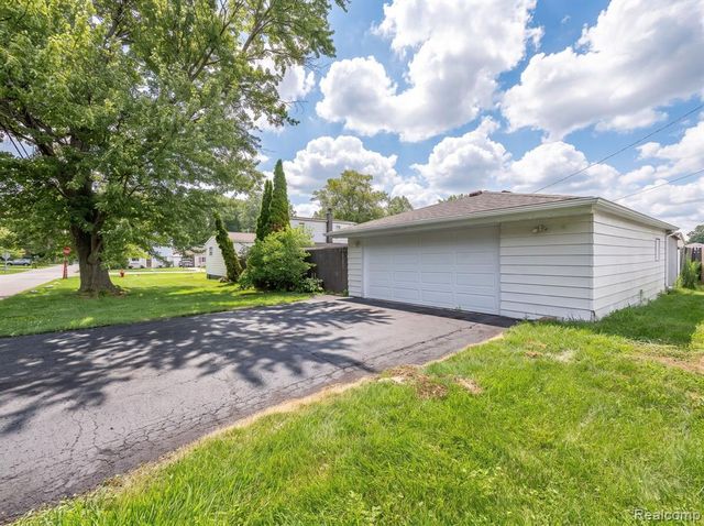 9620 Wilkie Street, Taylor, MI 48180