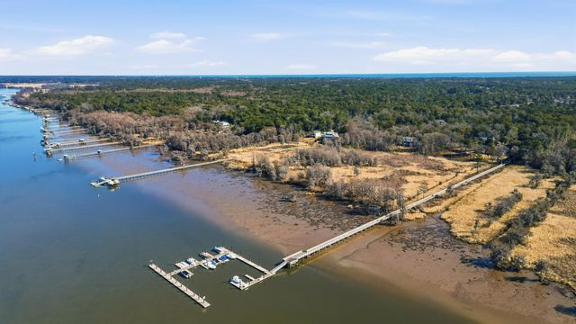 264 Susannah Ln., Pawleys Island, SC 29585