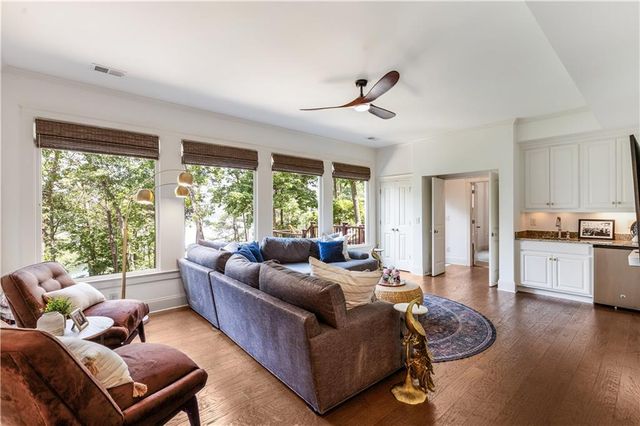 401 Ridgewater Lane, Waleska, GA 30183