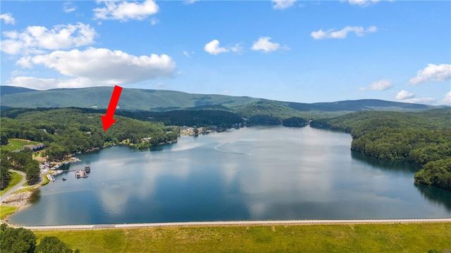 401 Ridgewater Lane, Waleska, GA 30183