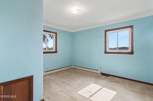 916 S Lathrop Road, Swanton, OH 43558