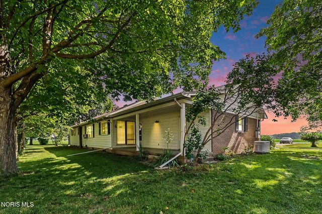 916 S Lathrop Road, Swanton, OH 43558