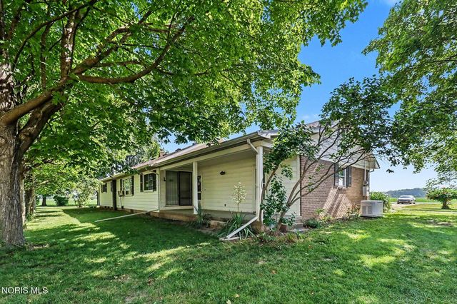 916 S Lathrop Road, Swanton, OH 43558