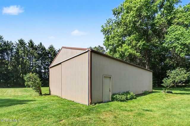 916 S Lathrop Road, Swanton, OH 43558