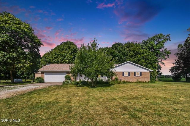 916 S Lathrop Road, Swanton, OH 43558