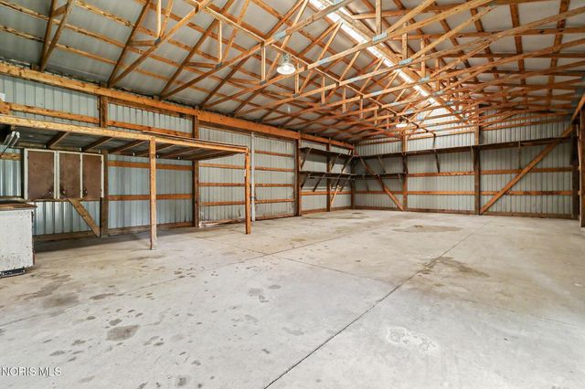 916 S Lathrop Road, Swanton, OH 43558