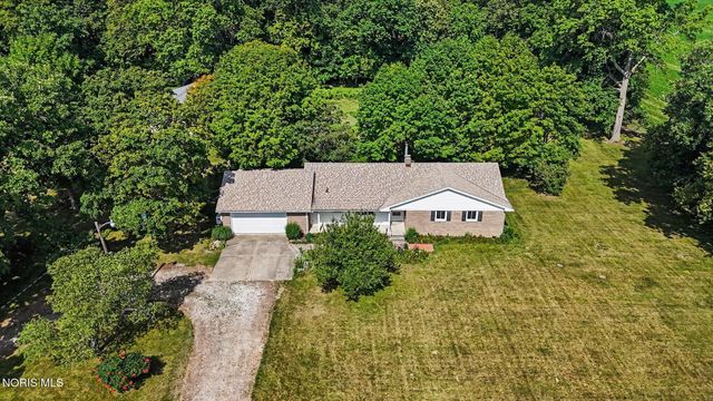 916 S Lathrop Road, Swanton, OH 43558