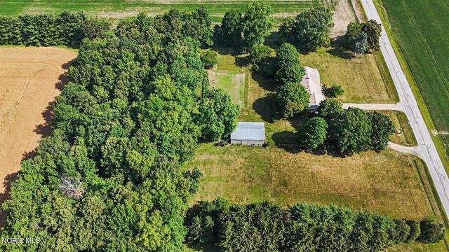 916 S Lathrop Road, Swanton, OH 43558