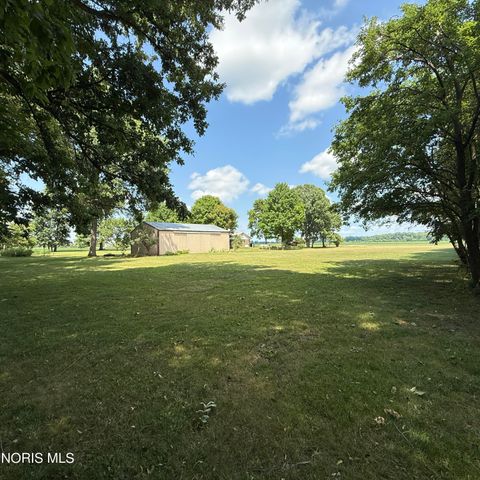 916 S Lathrop Road, Swanton, OH 43558