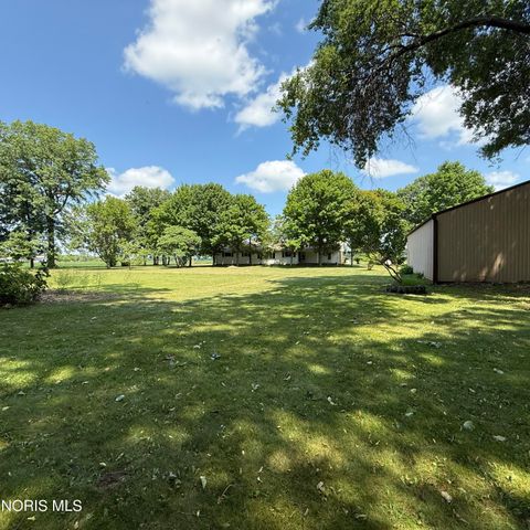 916 S Lathrop Road, Swanton, OH 43558