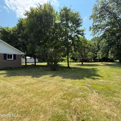 916 S Lathrop Road, Swanton, OH 43558