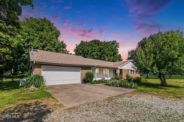 916 S Lathrop Road, Swanton, OH 43558