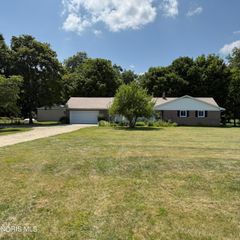 916 S Lathrop Road, Swanton, OH 43558