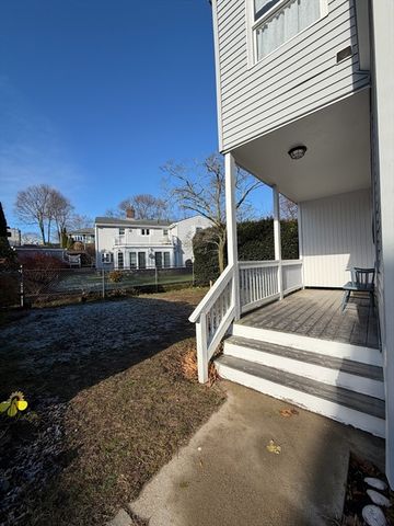 105 Fox Hill Rd 1, Nahant, MA 01908