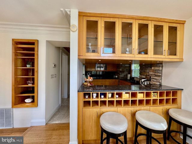 6 OAKDALE CT, Sterling, VA 20165