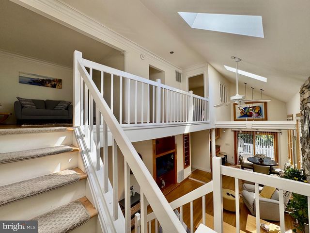 6 OAKDALE CT, Sterling, VA 20165