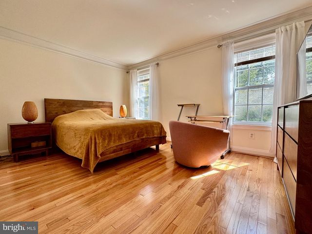 6 OAKDALE CT, Sterling, VA 20165