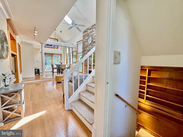 6 OAKDALE CT, Sterling, VA 20165