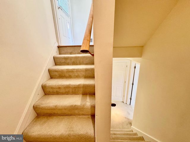 6 OAKDALE CT, Sterling, VA 20165