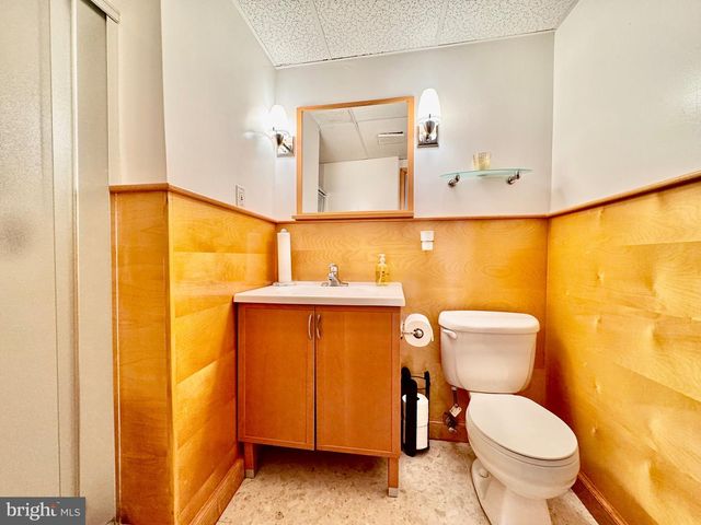 6 OAKDALE CT, Sterling, VA 20165