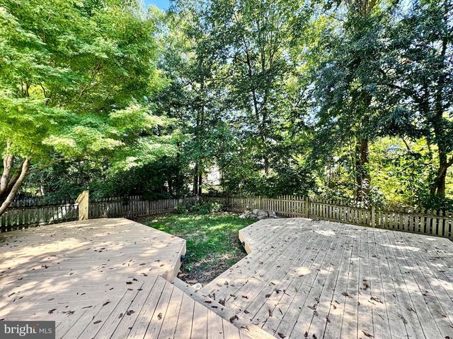 6 OAKDALE CT, Sterling, VA 20165