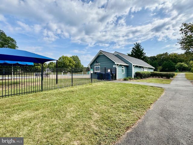 6 OAKDALE CT, Sterling, VA 20165