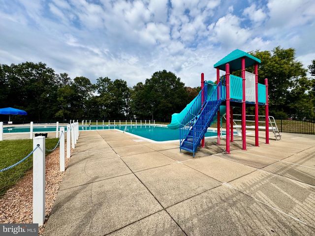 6 OAKDALE CT, Sterling, VA 20165