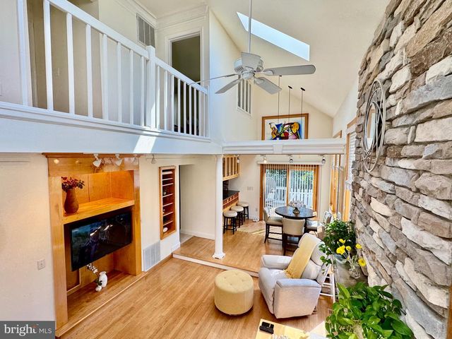 6 OAKDALE CT, Sterling, VA 20165