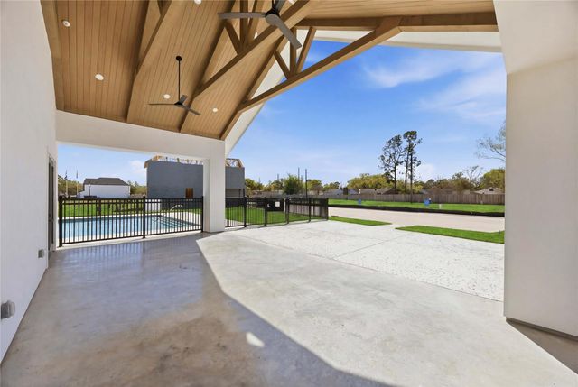 7614 Inwood Hills Lane, Houston, TX 77088