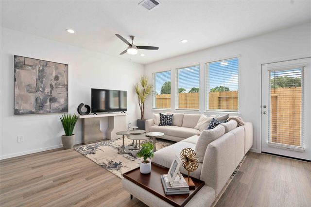 7614 Inwood Hills Lane, Houston, TX 77088